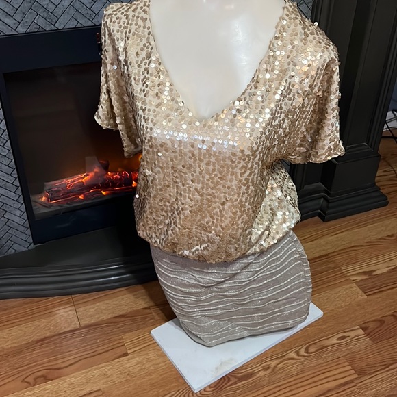 Gold sequin, Fredricks of Hollywood large - Picture 3 of 12